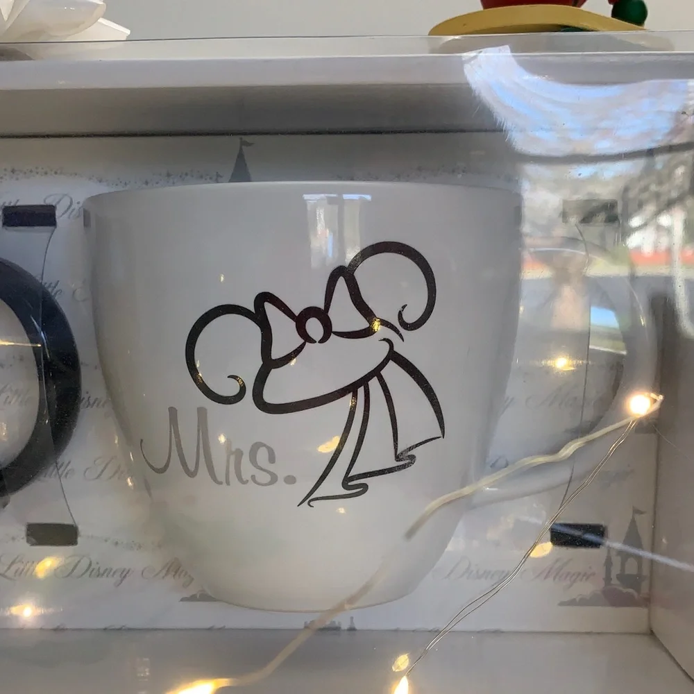 Disney Black and White Mr. and Mrs. Mugs NWT Large holds 16 oz each - Picture 6 of 16